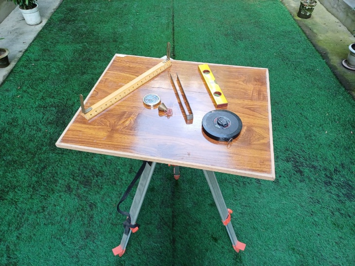 Plane table survey equipment